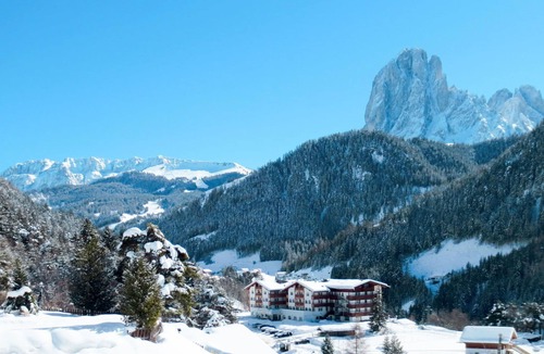 Santa Cristina Val Gardena Apartment | Nice apartment for 2 people with WIFI, TV, patio and parking