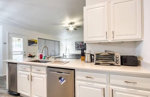 Chandler House | Nice! 5 Bedroom Single-Story Chandler Home