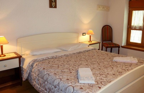 Calceranica al Lago Apartment | Nice apartment for 4 people with TV, patio, pets allowed and parking