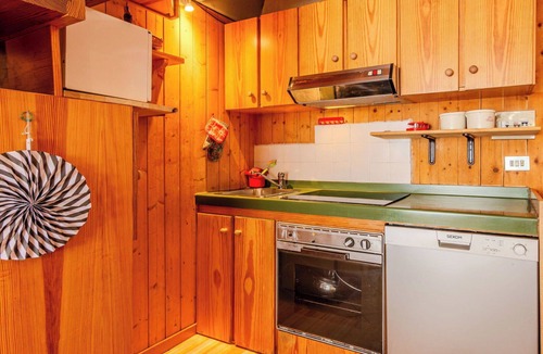 Marilleva Apartment | Nice apartment for 5 guests with TV and patio