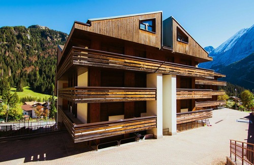 Alba Apartment | Nice apartment for 5 people with hot tub, WIFI, TV and balcony