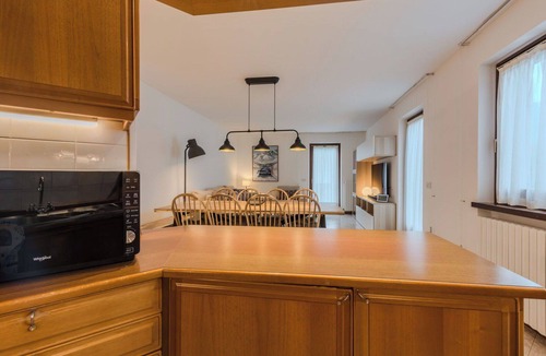 Pinzolo Apartment | Nice apartment for 8 guests with WIFI, TV and balcony