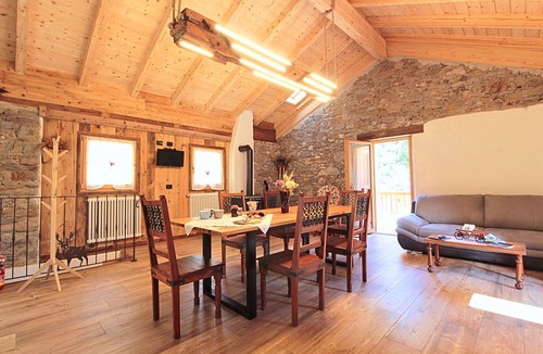 Lozzo di Cadore Apartment | Nice apartment for 5 guests with WIFI, balcony, pets allowed and panoramic view