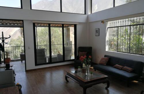 Santa Cruz de Cocachacra Ski Chalet | Nice country house with pool and beautiful view