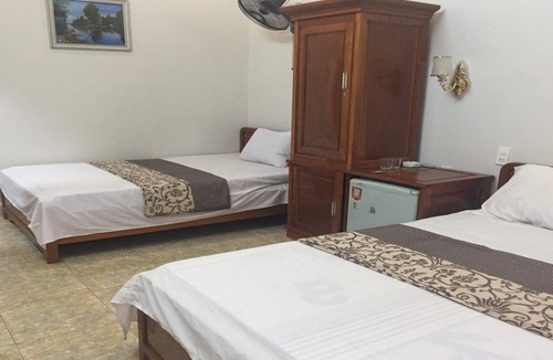 Cat Ba Hotel | Nice private room, great location, best service