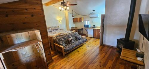 Pinetop Hotel | Nine Pines Motel