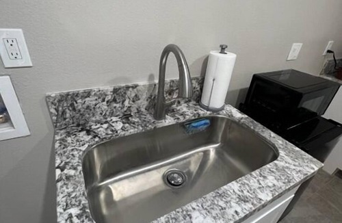 Tucson Apartment | Northwest Jr Suite #4 with Laundry and Parking