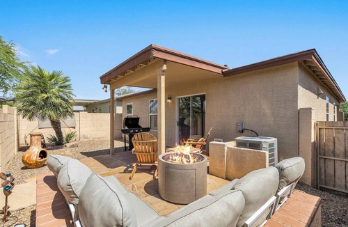 Casas Adobes House | Northwest Tucson Retreat | BBQ & Family-Friendly