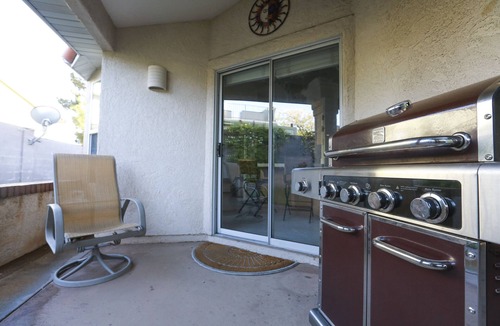 Page House | Oasis in the Desert