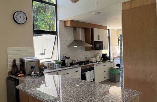 Port Edward House | Ocean Gate House - Staynest Guesthouse