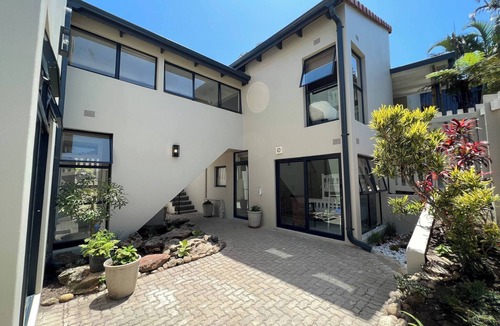 Port Edward House | Ocean Gate House - Staynest Guesthouse