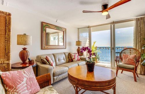 Punaluu House | Oceanfront Condo: Stunning Sunrise & Ocean Views
