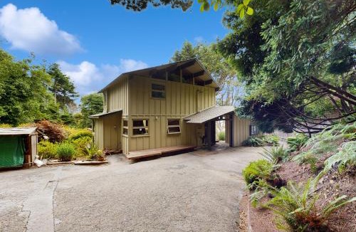 Mendocino House | Oceanview Mendocino Artist Retreat - Garden Deck