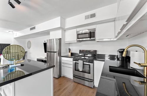 Brown and Stetson Business Condo | Old Town Chic, a stylish condo in the best location