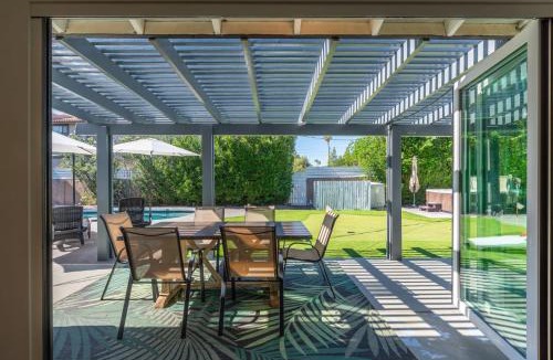 Village Grove House | Old Town Family Retreat-FREE Heated Pool-Spa-Putt Grn-Gym