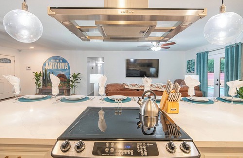 Park Scottsdale One Villa | Old Town Luxe Escape - Unique Desert Vibes, Heated Pool, HotTub & Epic GameRoom