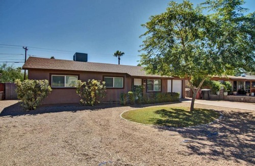 Cranbrooke Manor House | Old Town Scottsdale Home With Backyard Oasis