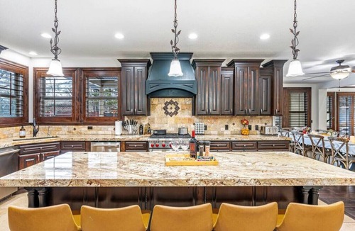 Olympus Cove House | Olympus Luxury-Prime Location- HotTub+Theater+More