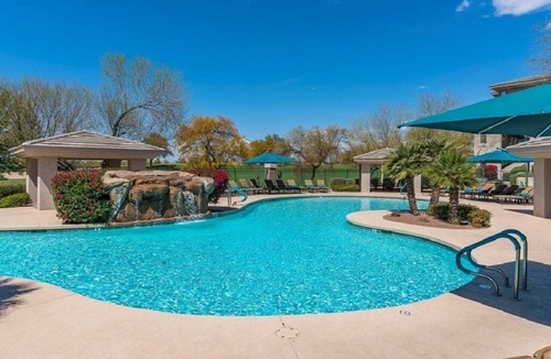 Kierland Apartment | On the Golf Couse! The Best of Kierland, walk to shops and restaurants