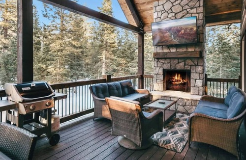 Duck Creek Village Cabin | One of a Kind Cabin w/Covered Deck, Spa, & Games!