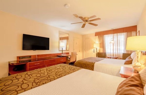 Yuma Townsite Hotel | Onsite Outdoor Pool | Minutes from Downtown Yuma | 4 Rooms