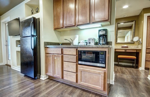 Paradise Valley Village Hotel | Orange Tree Resort