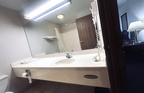 Osage Beach Hotel | Osage Village Inn Near Lake Ozarks US 54