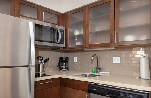 Gilbert Condo | Outdoor Pool, Hot Tub, Free Breakfast Buffet. Plan Your Next Trip Today!