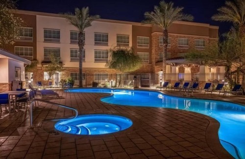 Gilbert Condo | Outdoor Pool, Hot Tub, Free Breakfast Buffet. Plan Your Next Trip Today!