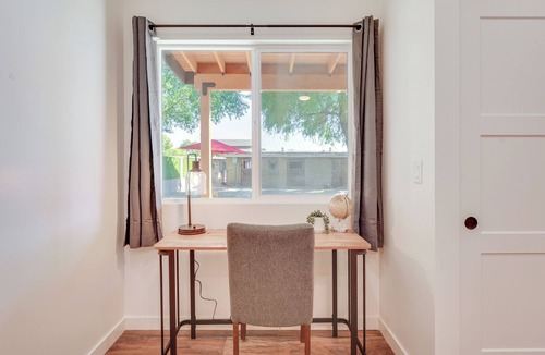 Glendale Cottage | Outdoor Space, Near Everything: Glendale Getaway!