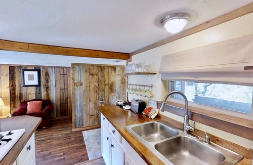 Spanish Valley Cabin | Pack Creek ~ Creekside East | 1 Bed, 1 Bath