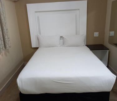 Newlands West Hotel | Palace Lodge Sea Cow Lake