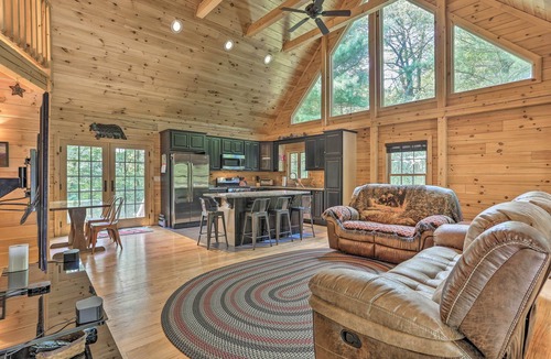 Kresgeville Cabin | Palmerton Cabin w/Game Room ~ 5 Mi to Blue Mtn