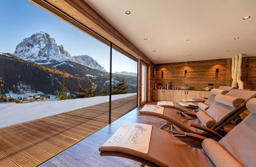Santa Cristina Val Gardena Apartment | Panoramic holiday farm with spa Perteut 149A