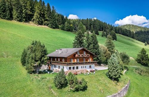 Funes Apartment | Panoramic Residence Schopplhof