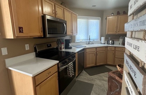 Bozeman House | Par Court - Cute Townhome Located in A Quiet Neighborhood, 30+ Night Rental