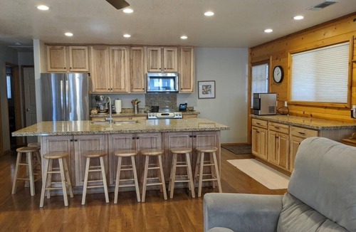 Christopher Creek Cabin | Paradise Cabin in the Pines Comfortable Patios and porch swing Watch kids play