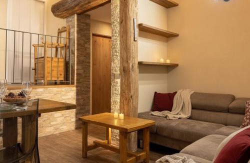 Valtellina Apartment | Paradiso di Grosio - mansarda con vista montagne