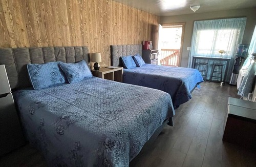 Gardiner House | ParkWay Yellowstone Guest House room #1