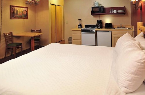 Kohls Ranch Cabin | Payson | Quiet Cabin Retreat | Pool + Hot Tub