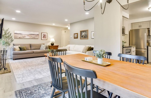 Gresham House | Peace & Serenity in Gresham! Sleek Home w/Yard