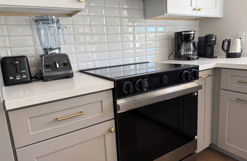 La Paz At Desert Springs House | Peaceful 3BD/2BA Dog-Friendly Paradise Posada