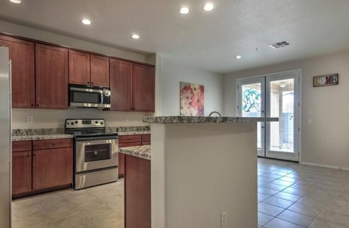 Glendale House | Peaceful 5-bedroom house with AC in charming Glendale