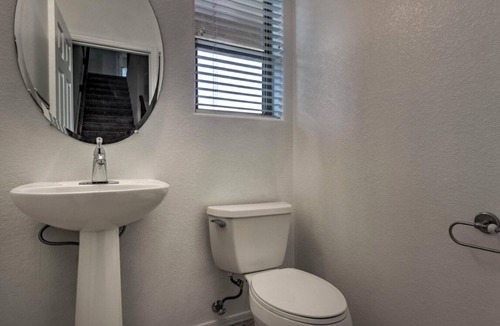 Glendale House | Peaceful 5-bedroom house with AC in charming Glendale