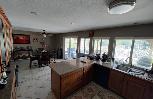 The Foothills House | Peaceful Catalina Foothills retreat w/stunning views close to hiking & shopping