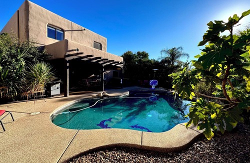 Casas Adobes House | Peaceful desert Oasis, pool & spa! Pets welcome, golf, hiking, riding, dining.