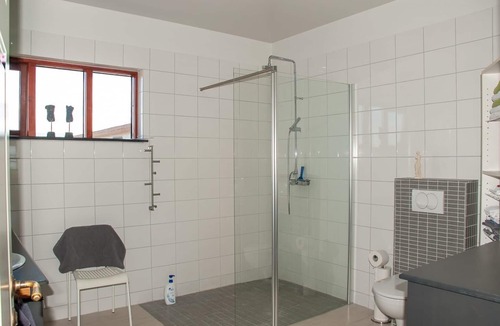Vogar House | Peaceful Villa with hot tub, near The Blue Lagoon And Airport