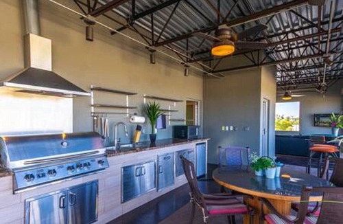 Arts District House | Penthouse in Old Town 360° Views Walk To NightLife