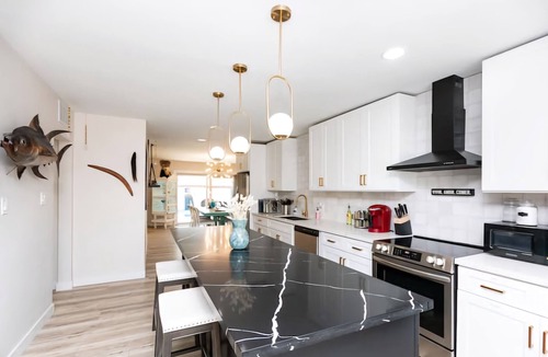 Deer Valley House | Peoria Paradise -Spacious 4 bed w/Heated Pool, Putting Green, AMAZING backyard!
