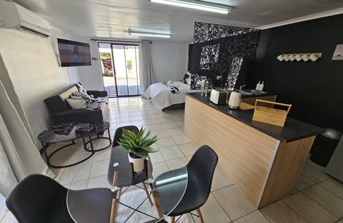Kimberley Apartment | Perfect 2-bedroom apartment with AC in delightful Kimberley